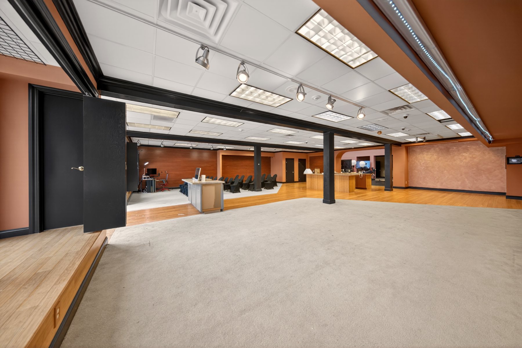 Wide view of the flexible main floor at 219 Studios in Newton, New Jersey